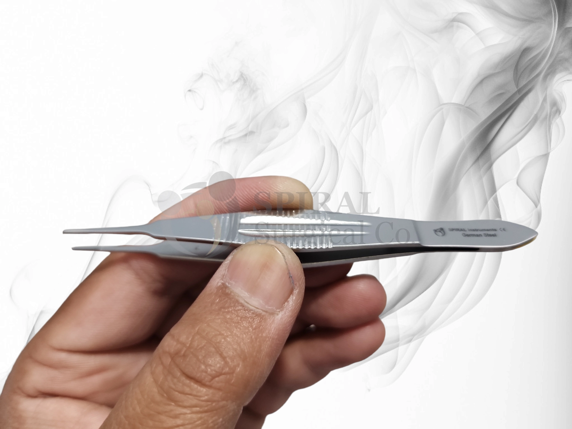 castroviejo suturing forceps, 1x2 teeth, 0.5 mm, with tying platform, 11cm Castroviejo Suturing Forceps, 1X2 teeth, 0.5 mm, With Tying Platform, 11cm